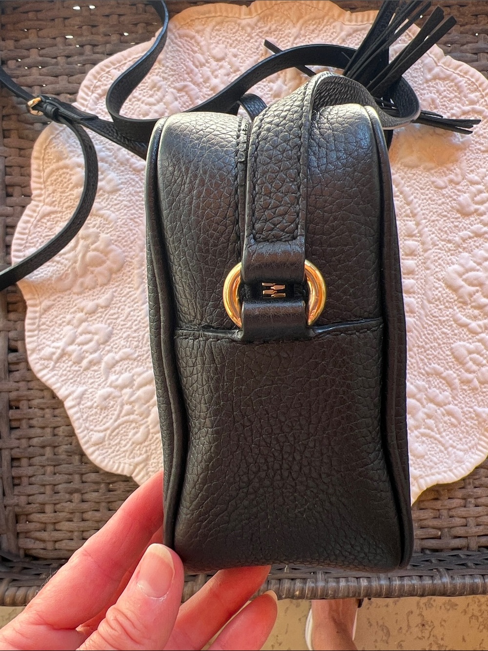 Gucci SoHo Disco Black pebbled Leather Crossbody w/ gold hardware & liner - Picture 7 of 15